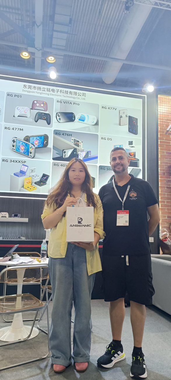 La Forja 3D Lab con proveedores de electrónica